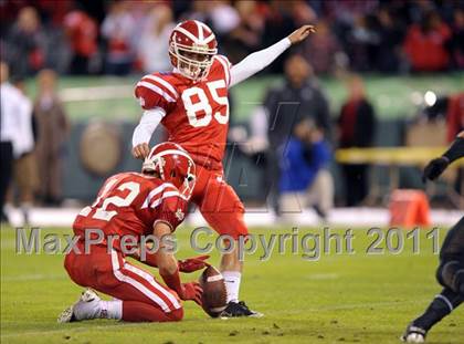 Thumbnail 2 in Mater Dei vs. Servite photogallery.