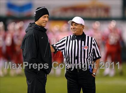Thumbnail 3 in Mater Dei vs. Servite photogallery.