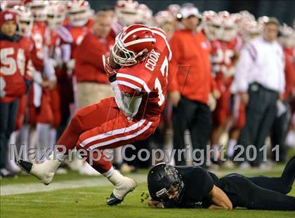 Thumbnail 3 in Mater Dei vs. Servite photogallery.