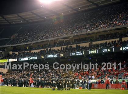 Thumbnail 1 in Mater Dei vs. Servite photogallery.