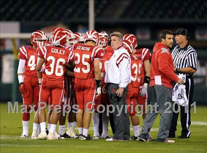 Thumbnail 3 in Mater Dei vs. Servite photogallery.