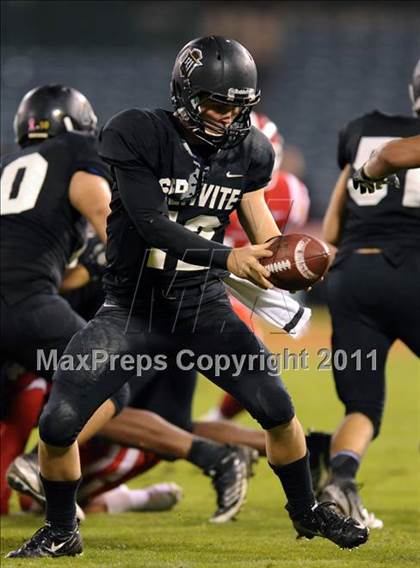 Thumbnail 1 in Mater Dei vs. Servite photogallery.