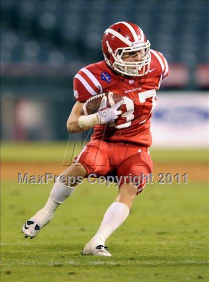 Thumbnail 1 in Mater Dei vs. Servite photogallery.