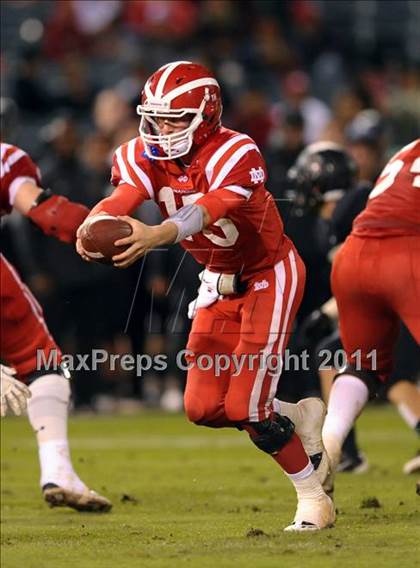 Thumbnail 3 in Mater Dei vs. Servite photogallery.