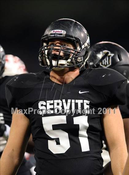 Thumbnail 1 in Mater Dei vs. Servite photogallery.