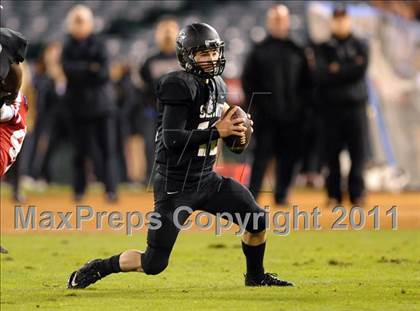 Thumbnail 2 in Mater Dei vs. Servite photogallery.