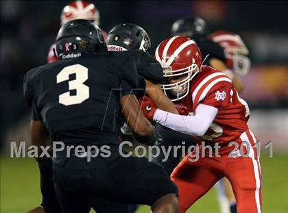 Thumbnail 2 in Mater Dei vs. Servite photogallery.