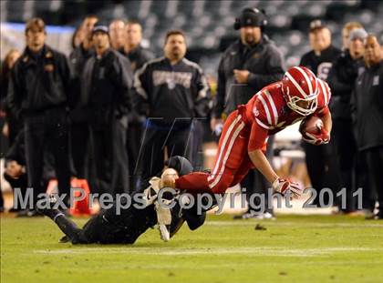 Thumbnail 3 in Mater Dei vs. Servite photogallery.