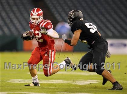 Thumbnail 2 in Mater Dei vs. Servite photogallery.