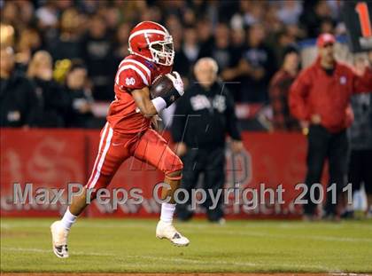 Thumbnail 1 in Mater Dei vs. Servite photogallery.