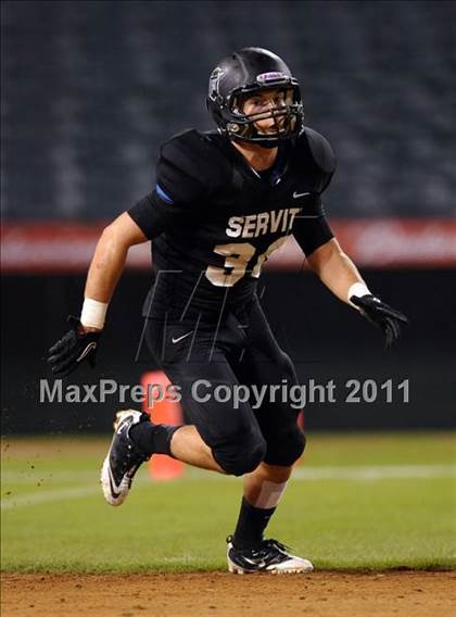 Thumbnail 2 in Mater Dei vs. Servite photogallery.
