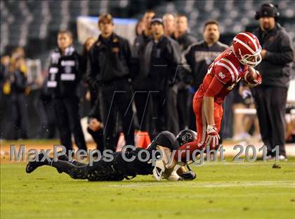 Thumbnail 2 in Mater Dei vs. Servite photogallery.