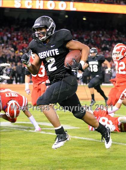 Thumbnail 2 in Mater Dei vs. Servite photogallery.
