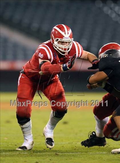 Thumbnail 2 in Mater Dei vs. Servite photogallery.