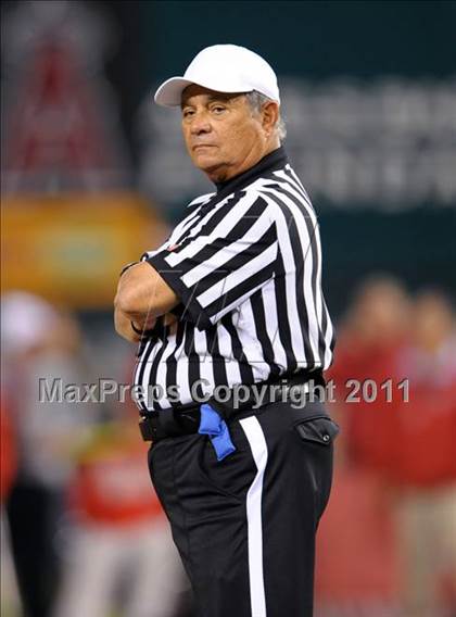Thumbnail 3 in Mater Dei vs. Servite photogallery.