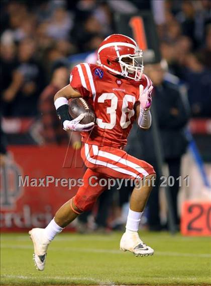 Thumbnail 2 in Mater Dei vs. Servite photogallery.
