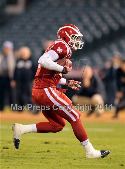 Thumbnail 1 in Mater Dei vs. Servite photogallery.