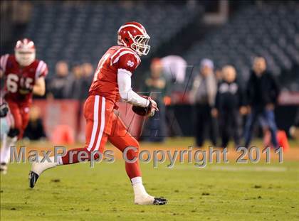 Thumbnail 2 in Mater Dei vs. Servite photogallery.