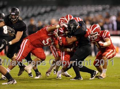 Thumbnail 2 in Mater Dei vs. Servite photogallery.