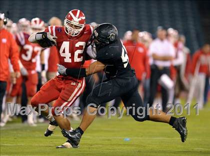 Thumbnail 3 in Mater Dei vs. Servite photogallery.