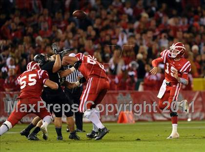 Thumbnail 2 in Mater Dei vs. Servite photogallery.