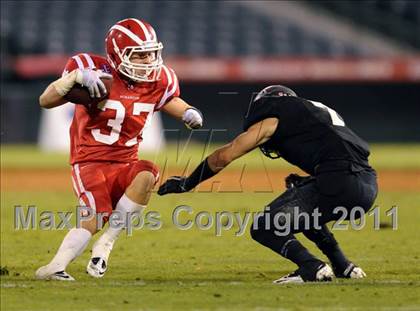 Thumbnail 2 in Mater Dei vs. Servite photogallery.
