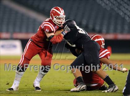 Thumbnail 1 in Mater Dei vs. Servite photogallery.