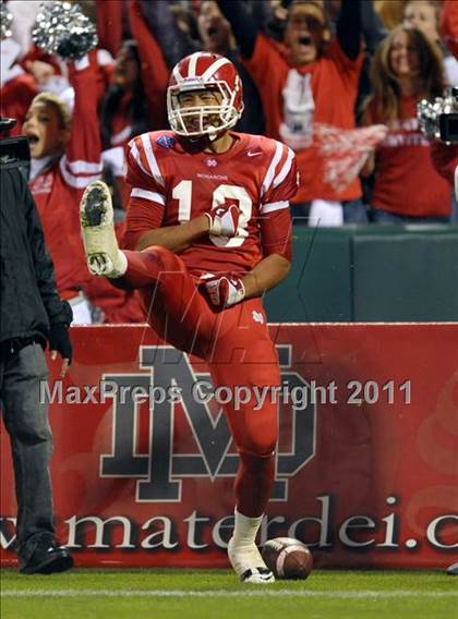 Thumbnail 1 in Mater Dei vs. Servite photogallery.