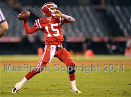Thumbnail 2 in Mater Dei vs. Servite photogallery.