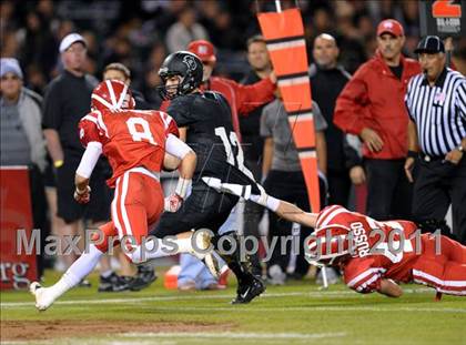 Thumbnail 1 in Mater Dei vs. Servite photogallery.