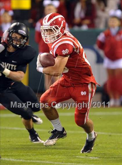 Thumbnail 3 in Mater Dei vs. Servite photogallery.