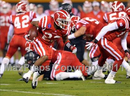 Thumbnail 2 in Mater Dei vs. Servite photogallery.