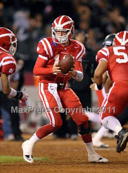 Thumbnail 1 in Mater Dei vs. Servite photogallery.