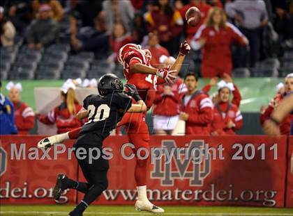 Thumbnail 1 in Mater Dei vs. Servite photogallery.
