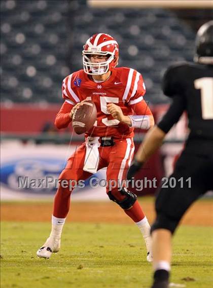 Thumbnail 1 in Mater Dei vs. Servite photogallery.