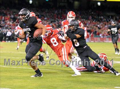 Thumbnail 3 in Mater Dei vs. Servite photogallery.