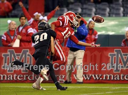 Thumbnail 3 in Mater Dei vs. Servite photogallery.