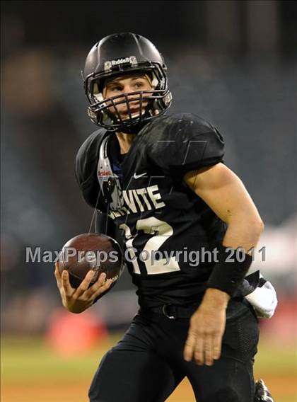 Thumbnail 2 in Mater Dei vs. Servite photogallery.