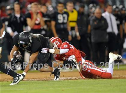 Thumbnail 1 in Mater Dei vs. Servite photogallery.