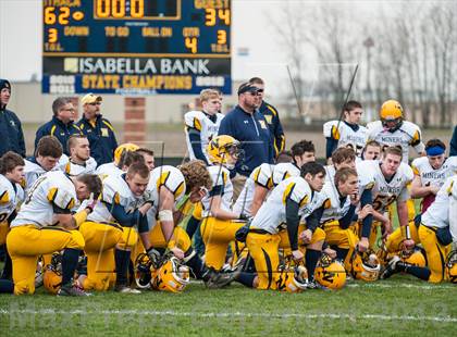 Thumbnail 1 in Ithaca vs. Negaunee (MHSAA Region 1 Division 6 Final) photogallery.