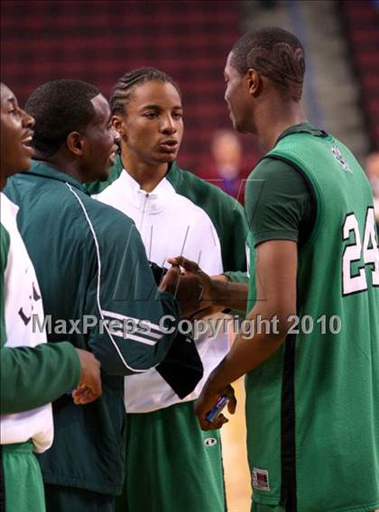 Thumbnail 2 in Lincoln vs. St. Francis (CIF State D2 Final) photogallery.