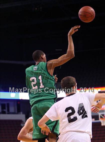 Thumbnail 1 in Lincoln vs. St. Francis (CIF State D2 Final) photogallery.