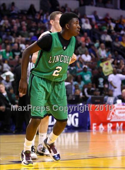 Thumbnail 2 in Lincoln vs. St. Francis (CIF State D2 Final) photogallery.