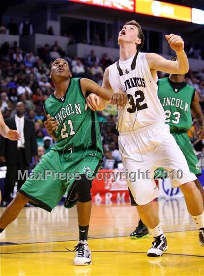 Thumbnail 2 in Lincoln vs. St. Francis (CIF State D2 Final) photogallery.