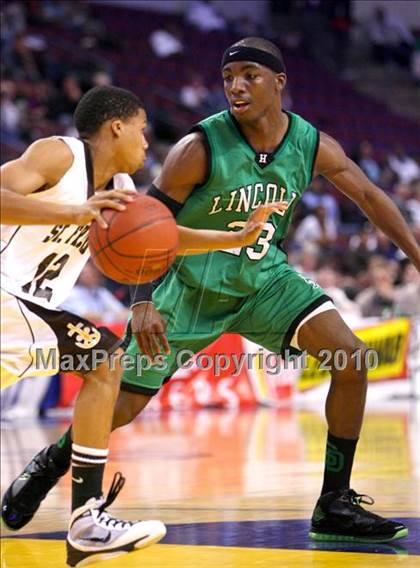 Thumbnail 2 in Lincoln vs. St. Francis (CIF State D2 Final) photogallery.