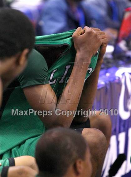 Thumbnail 2 in Lincoln vs. St. Francis (CIF State D2 Final) photogallery.