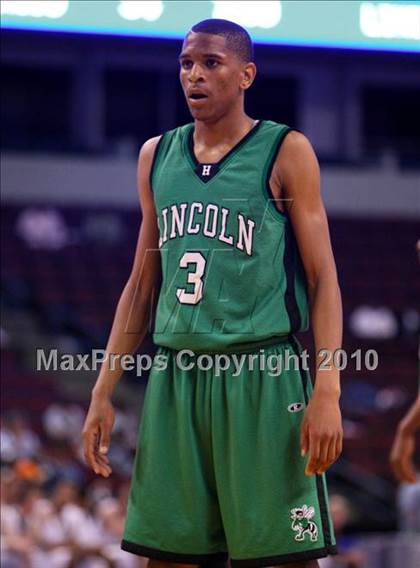 Thumbnail 3 in Lincoln vs. St. Francis (CIF State D2 Final) photogallery.