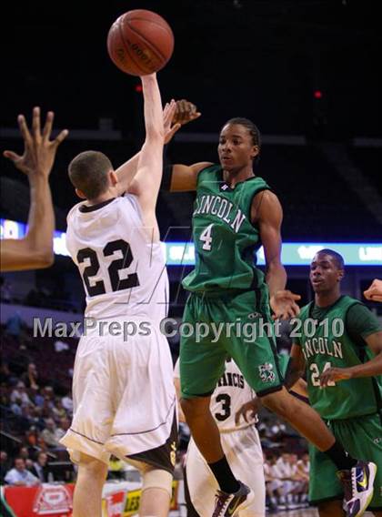 Thumbnail 3 in Lincoln vs. St. Francis (CIF State D2 Final) photogallery.