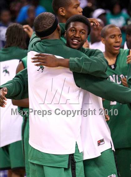 Thumbnail 1 in Lincoln vs. St. Francis (CIF State D2 Final) photogallery.
