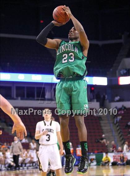 Thumbnail 3 in Lincoln vs. St. Francis (CIF State D2 Final) photogallery.